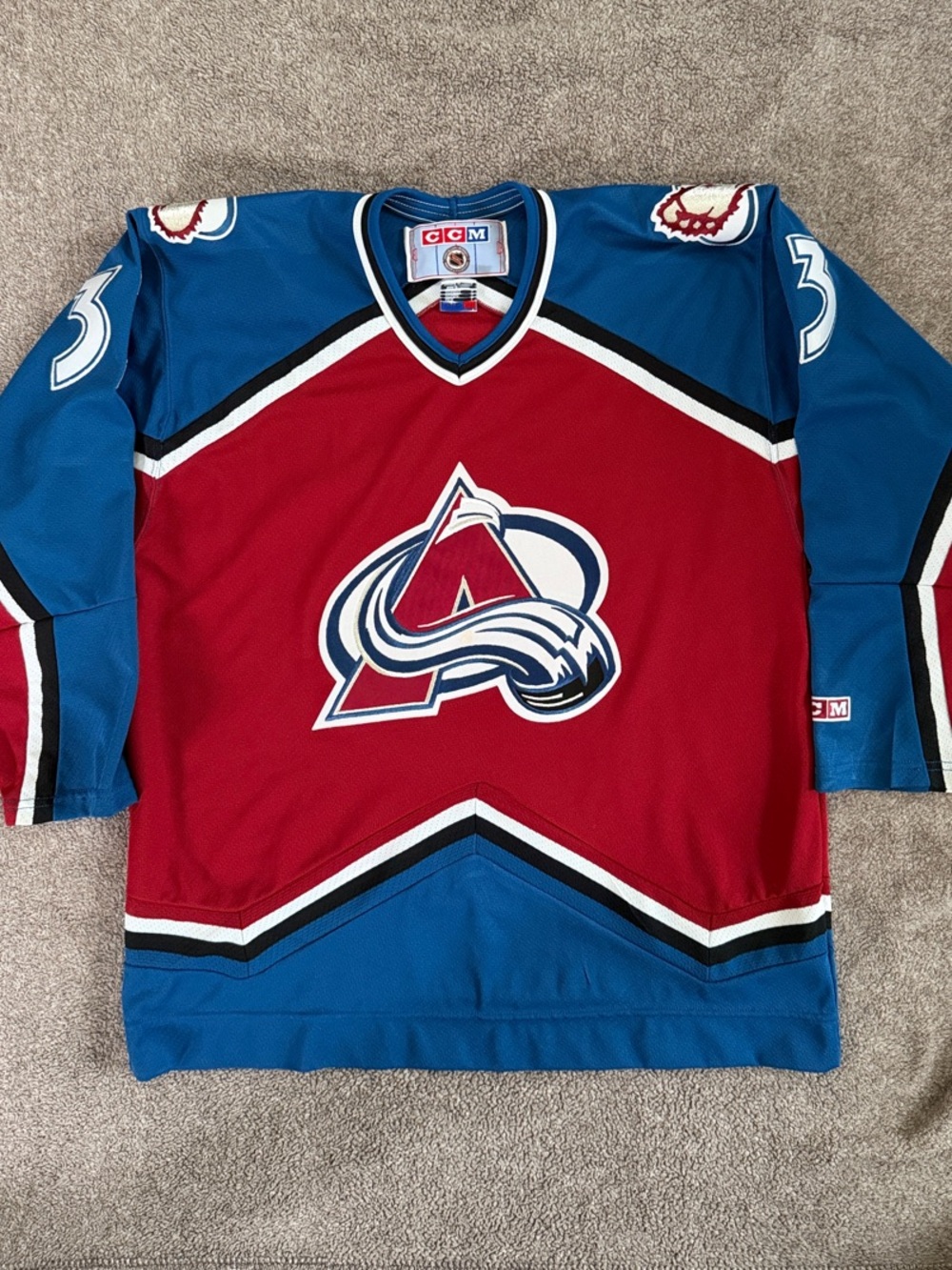 Vintage CCM Colorado Avalanche Patrick Roy Men’s Hockey Jersey